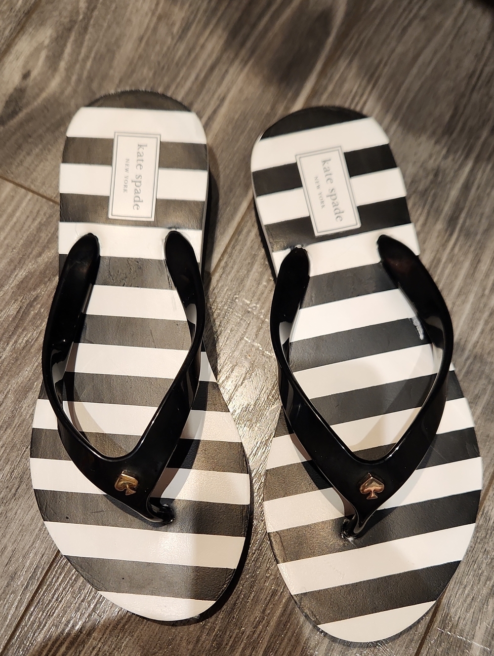 Kate spade Black & White Striped Flip Flop Sandals Good Cond. Sz 7